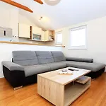 Appartement Pa Ve Murter