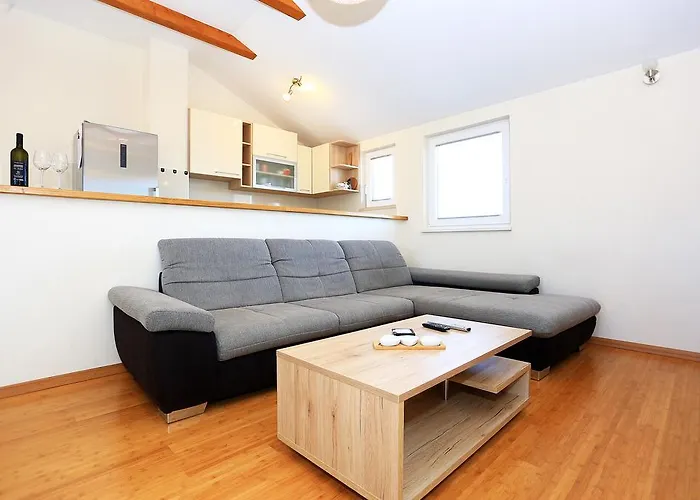 Apartment Pa Ve Murter